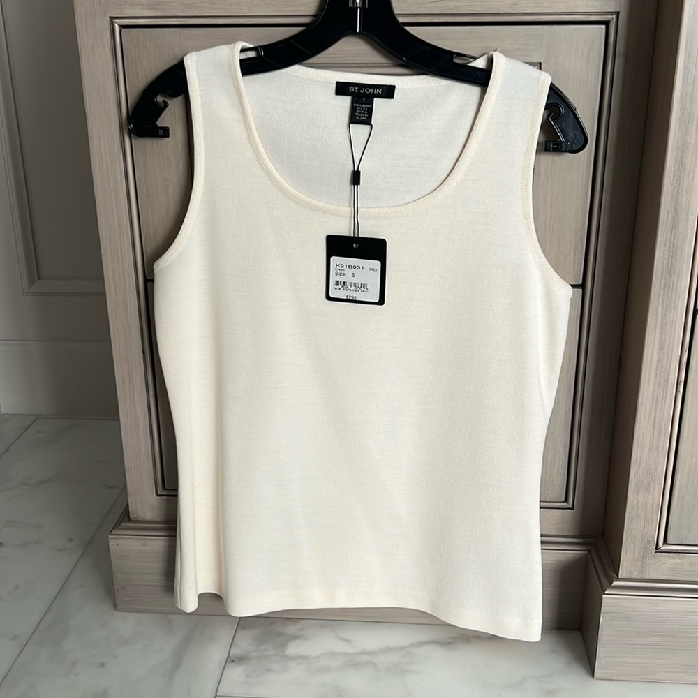 St. John Sleeveless Top